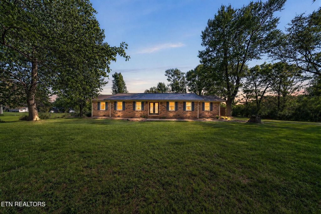 Photo of 109 Parkway Lane, Crossville, TN 38572 (MLS # 1339687)