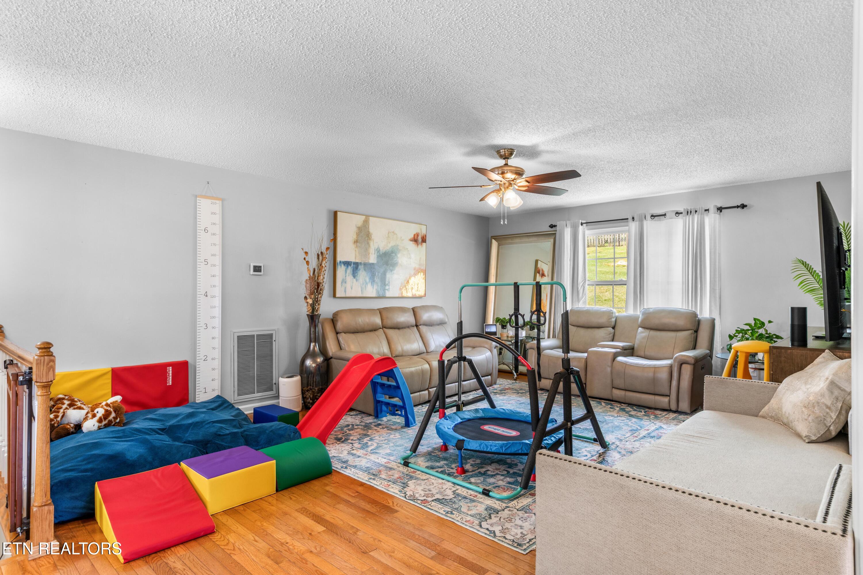 206 Hickory Lane