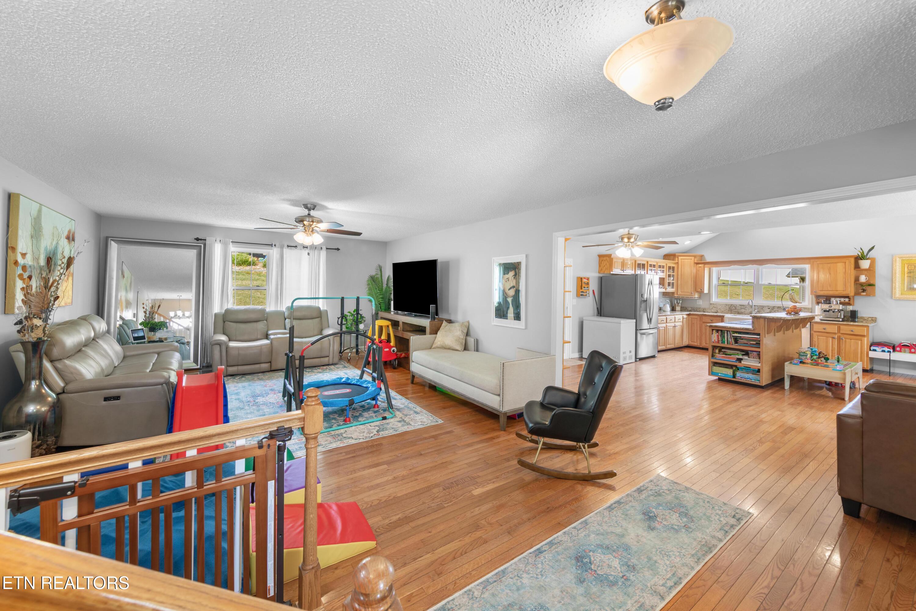 206 Hickory Lane