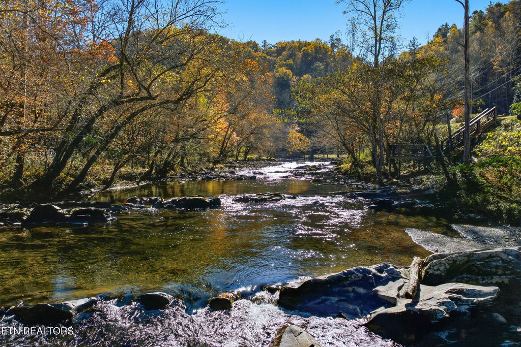 Photo of 3620 Pittman Center Rd, Sevierville, TN 37876 (MLS # 1321211)