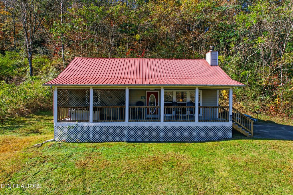 Photo of 3620 Pittman Center Rd, Sevierville, TN 37876 (MLS # 1321211)