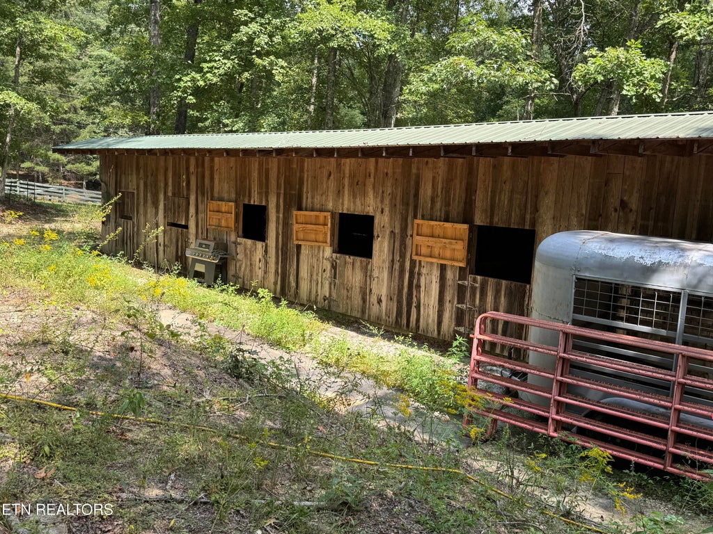 Photo of 837 Bear Hollow Rd, Oneida, TN 37841 (MLS # 1353952)