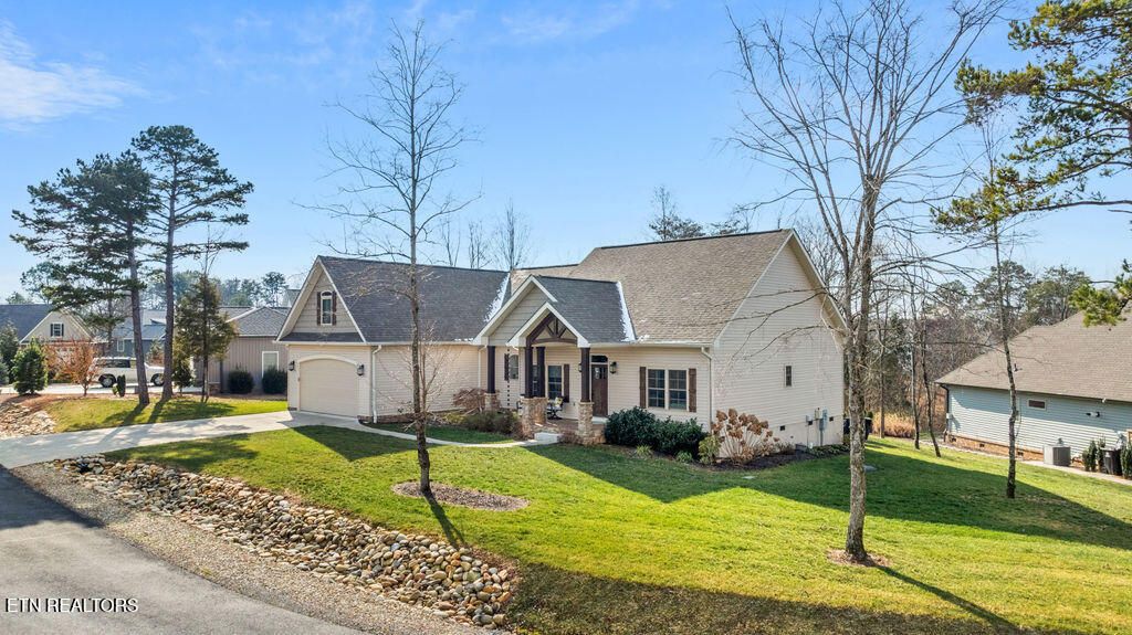 Photo of 304 Elokwa Lane, Loudon, TN 37774 (MLS # 1328175)