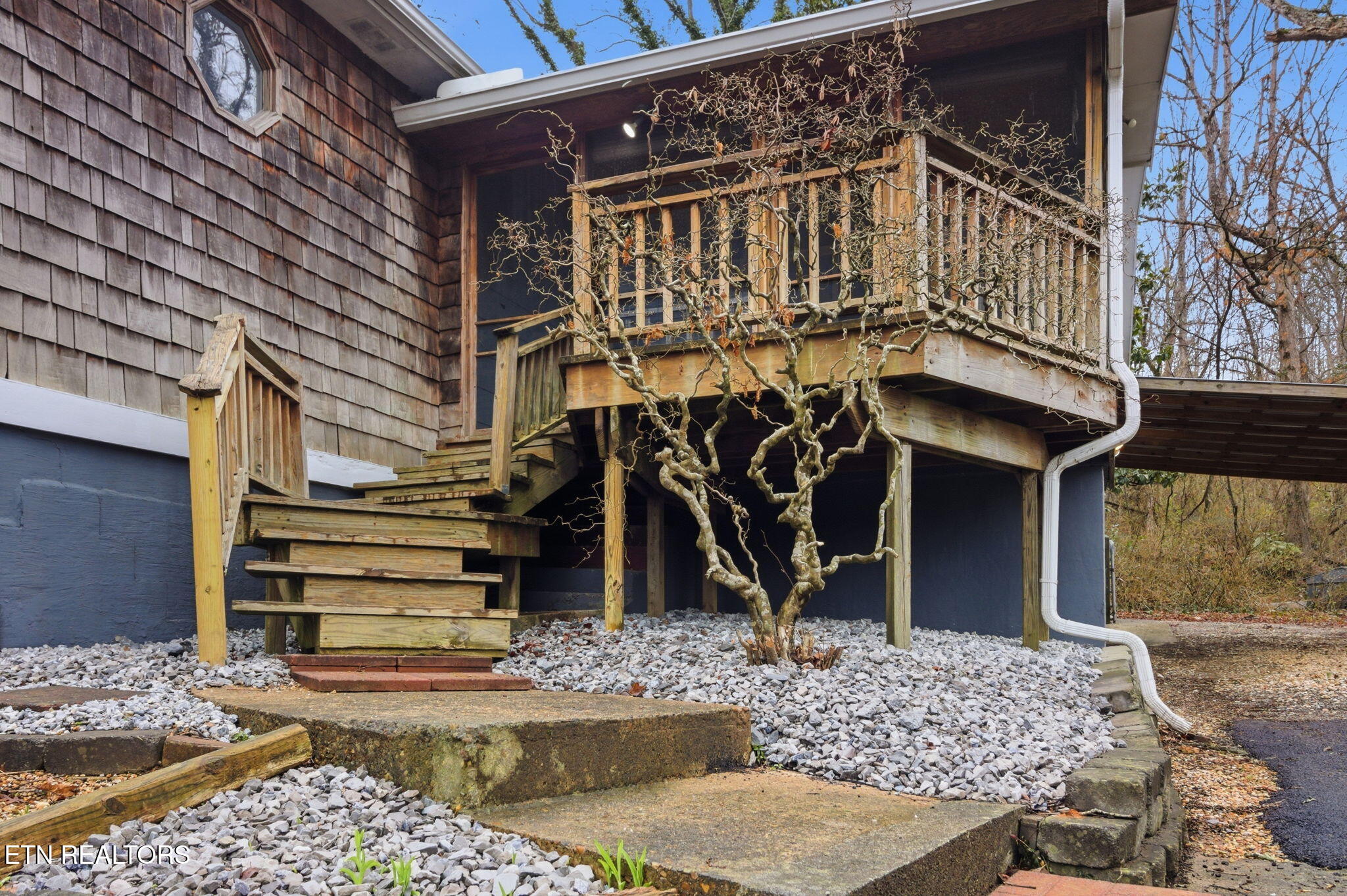 353 E Wolf Valley Rd