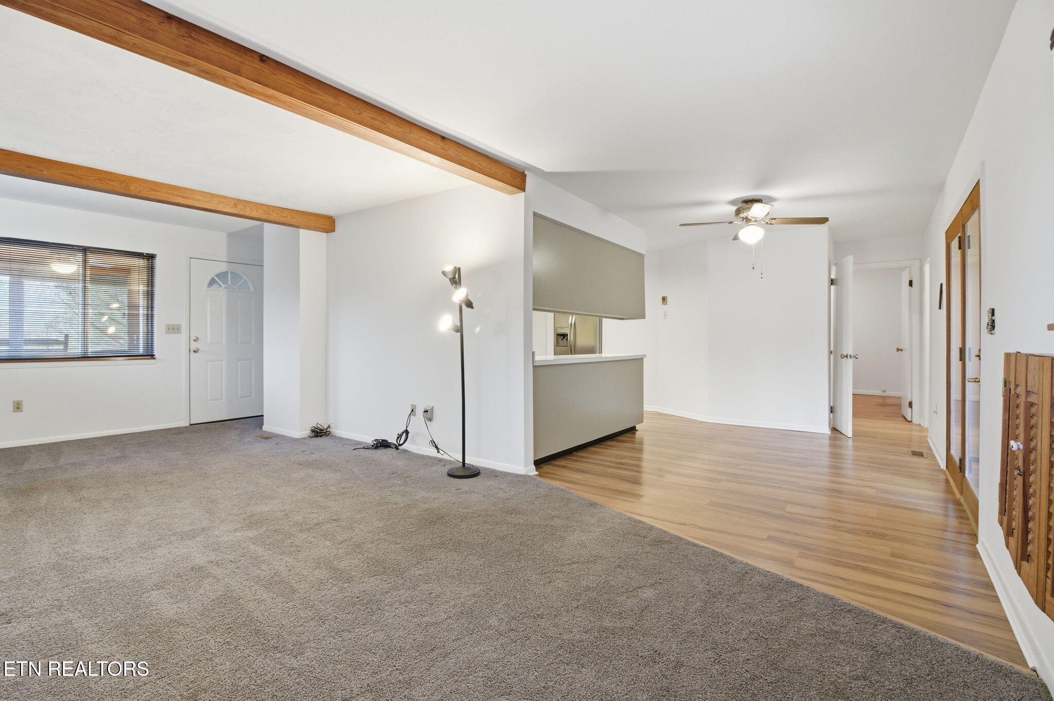 353 E Wolf Valley Rd