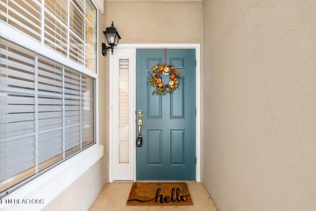 Photo of 545 Rarity Bay Pkwy #APT 206, Vonore, TN 37885 (MLS # 1335162)