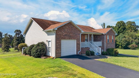 Tiny photo for 664 Keene Circle, Dandridge, TN 37725 (MLS # 1357356)