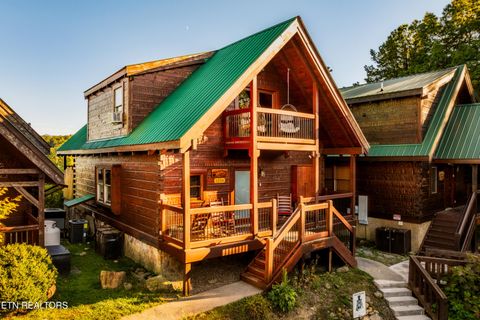 Photo of 1256 Bear Cub Way, Gatlinburg, TN 37738 (MLS # 1337739)