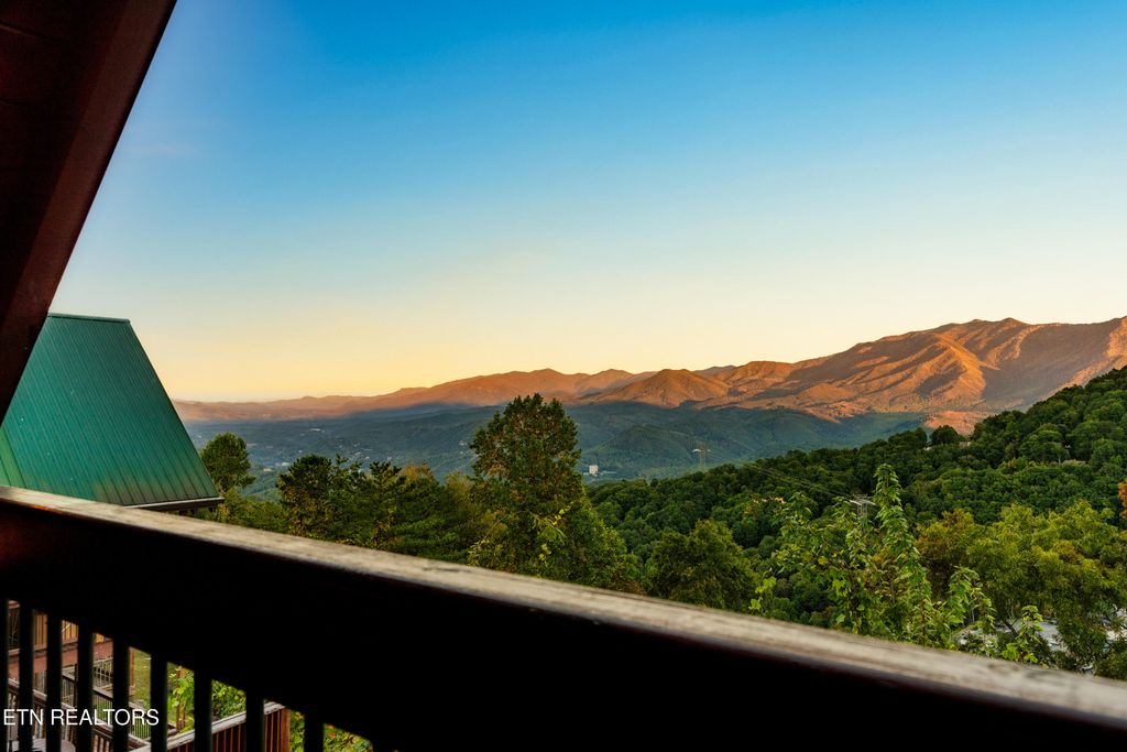 Photo of 1256 Bear Cub Way, Gatlinburg, TN 37738 (MLS # 1337739)