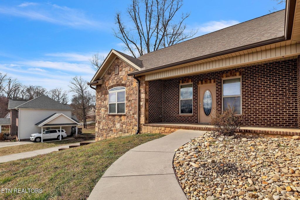 Photo of 354 Meadowlake Circle, Seymour, TN 37865 (MLS # 1292170)