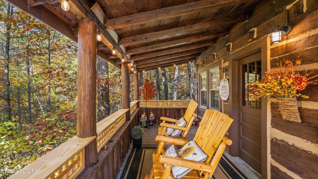 Photo of 1131 Old Cartertown Rd, Gatlinburg, TN 37738 (MLS # 1323314)