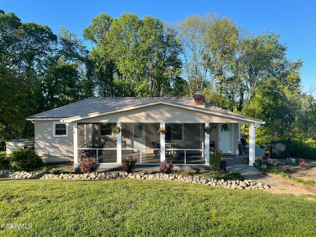 Photo of 1926 Raven Hill Rd, Tazewell, TN 37879 (MLS # 1219114)