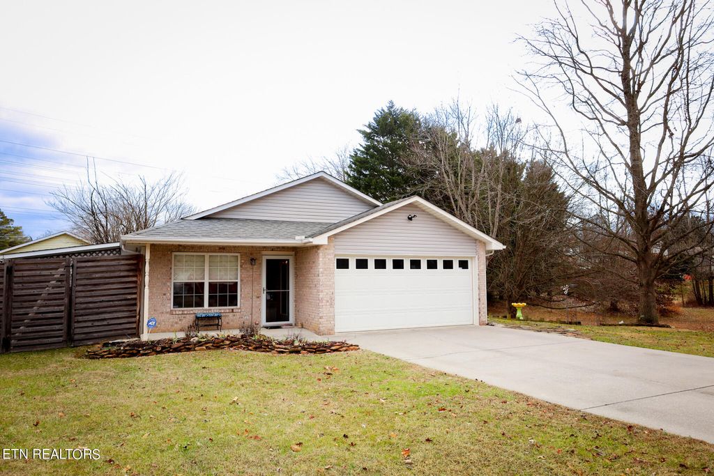 Photo of 1936 Jeffrey Lane, Alcoa, TN 37701 (MLS # 1251369)