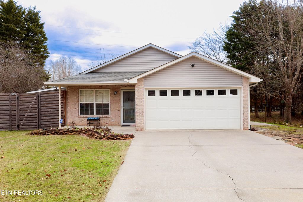 Photo of 1936 Jeffrey Lane, Alcoa, TN 37701 (MLS # 1251369)