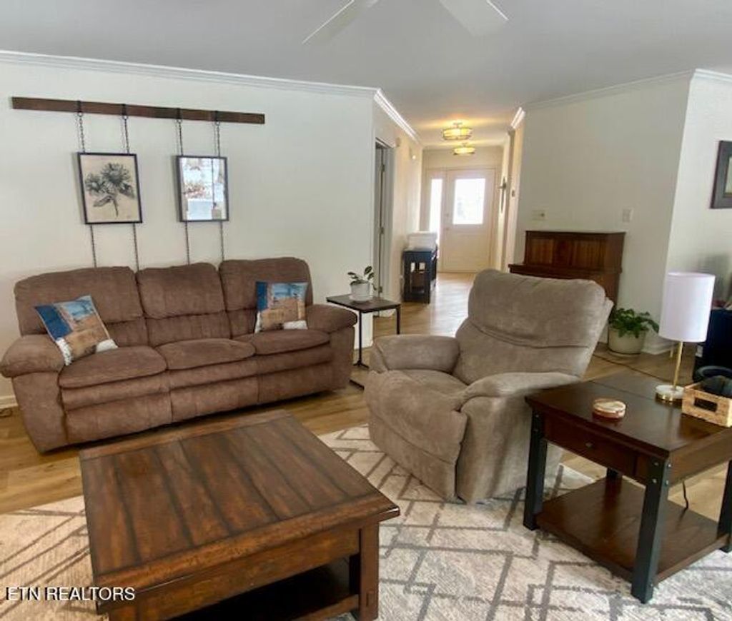 Photo of 203 Seminole Circle, Loudon, TN 37774 (MLS # 1331120)