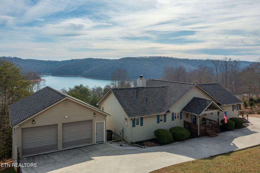 Photo of 110 Little Deer Path Lane, LaFollette, TN 37766 (MLS # 1324573)