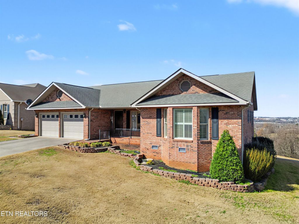 Photo of 4111 Legends Way, Maryville, TN 37801 (MLS # 1330443)