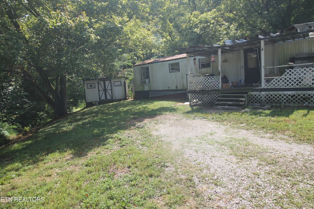 Photo of 564 Keylon Drive, Harriman, TN 37748 (MLS # 1312235)