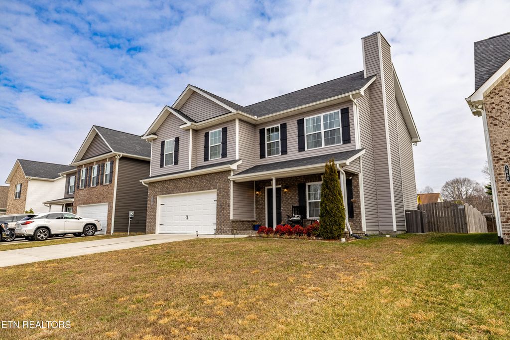 Photo of 3054 Farmhouse Drive, Maryville, TN 37803 (MLS # 1328019)