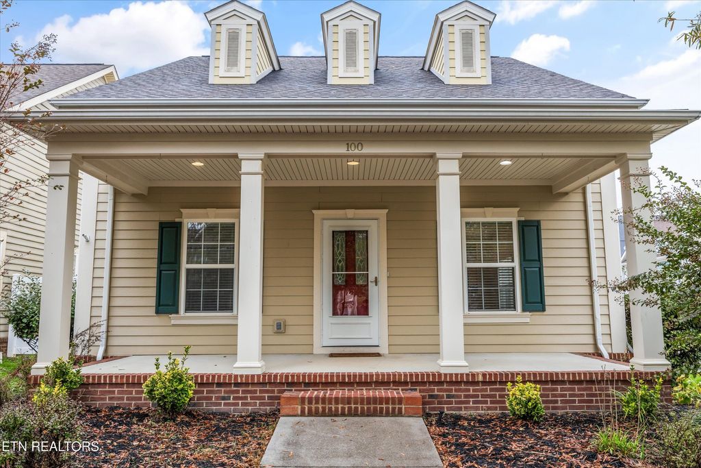 Photo of 100 Forestberry St, Oak Ridge, TN 37830 (MLS # 1321039)