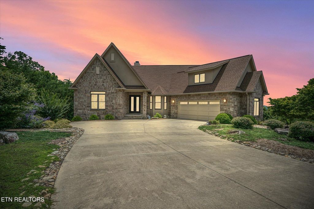 Photo of 61 Bluff View Court, Crossville, TN 38558 (MLS # 1311223)