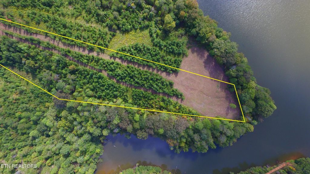 Photo of 692 Overlook Drive, Vonore, TN 37885 (MLS # 1317187)