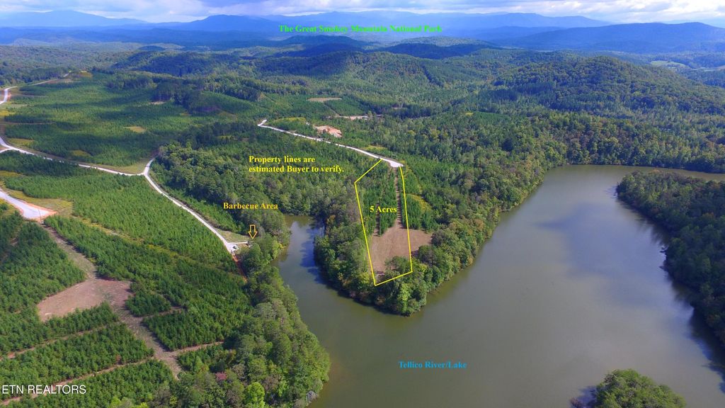 Photo of 692 Overlook Drive, Vonore, TN 37885 (MLS # 1317187)