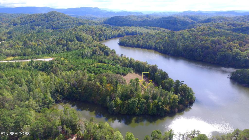 Photo of 692 Overlook Drive, Vonore, TN 37885 (MLS # 1317187)