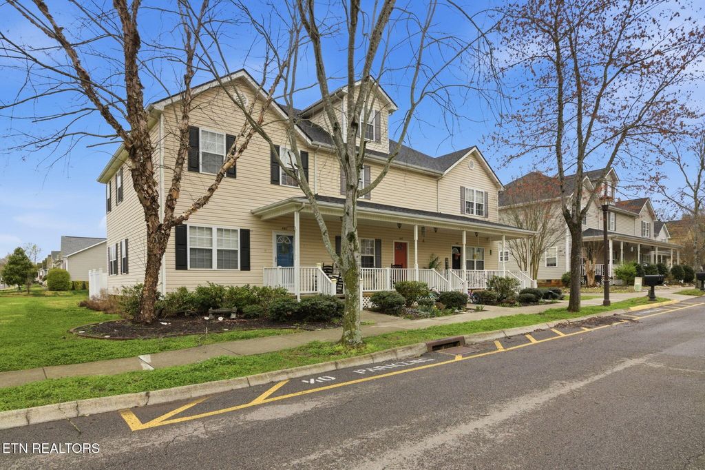 Photo of 403 Ashbury Circle, Sweetwater, TN 37874 (MLS # 1332089)