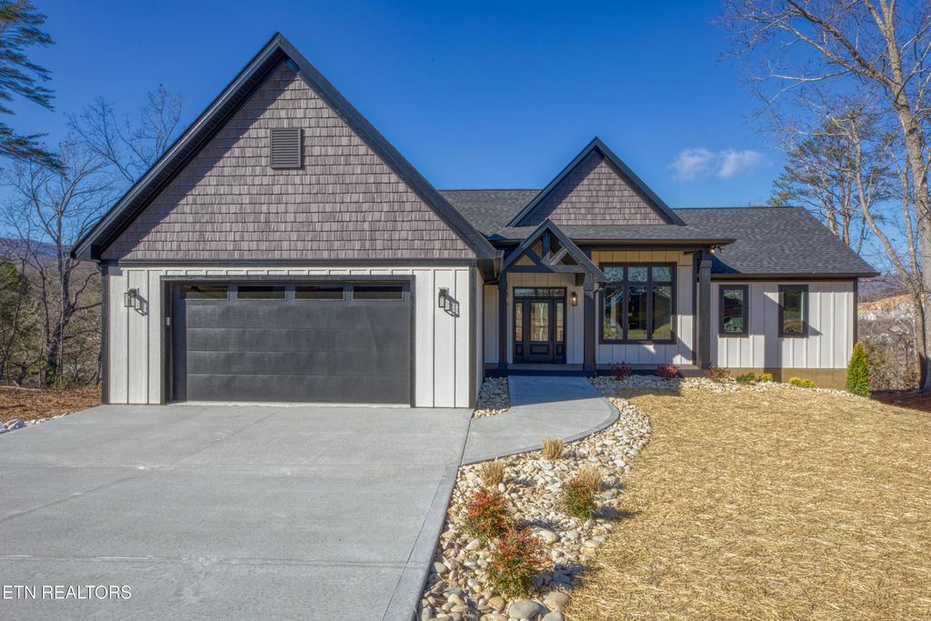 Photo of 300 Bluff Trace Drive, Jacksboro, TN 37757 (MLS # 1326009)