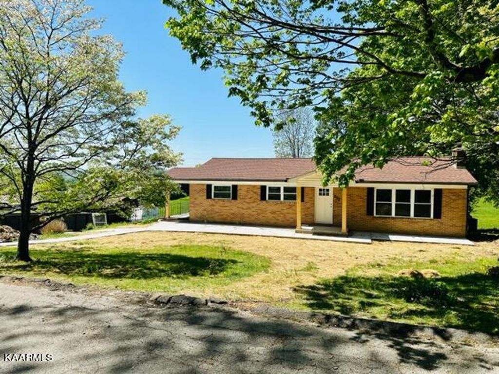 Photo of 713 FAN St, Tazewell, TN 37879 (MLS # 1225090)