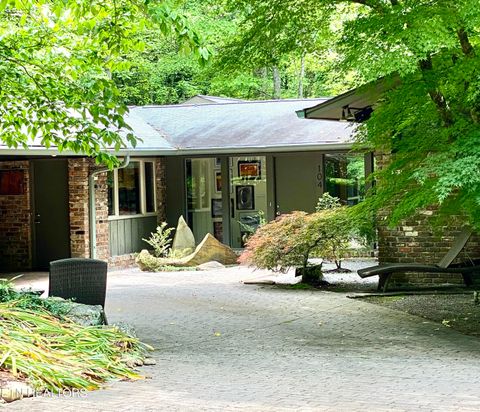 Photo of 104 Berea Rd, Oak Ridge, TN 37830 (MLS # 1323204)