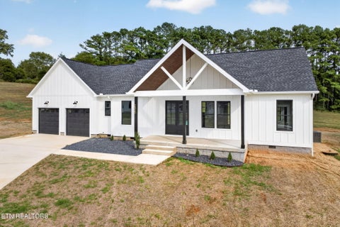 Photo of 2520 River Ranch Drive Dr, Cookeville, TN 38501 (MLS # 1355175)