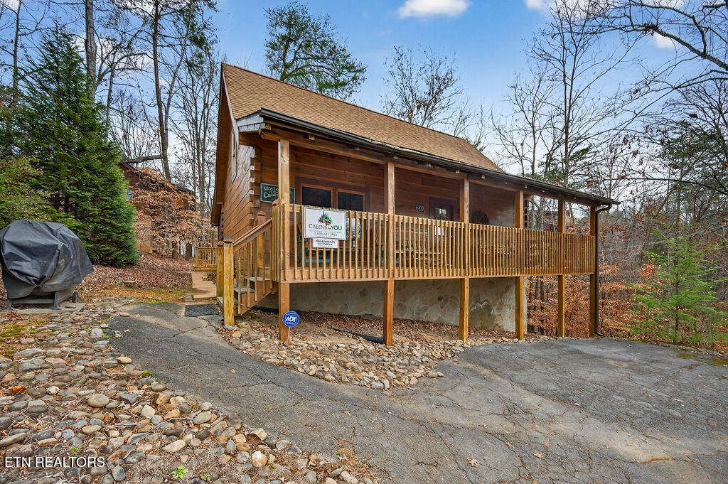 Photo of 640 Forest Drive, Pigeon Forge, TN 37863 (MLS # 1325483)