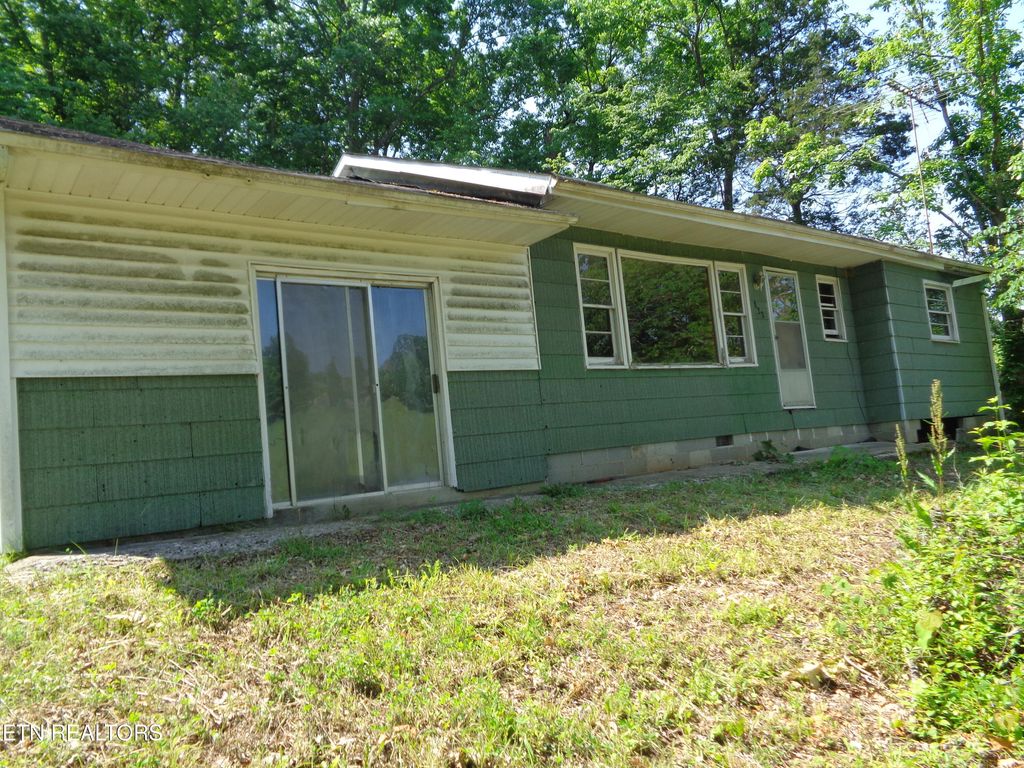 Photo of 848 THORN HILL HWY 131, Thorn Hill, TN 37881 (MLS # 1303306)