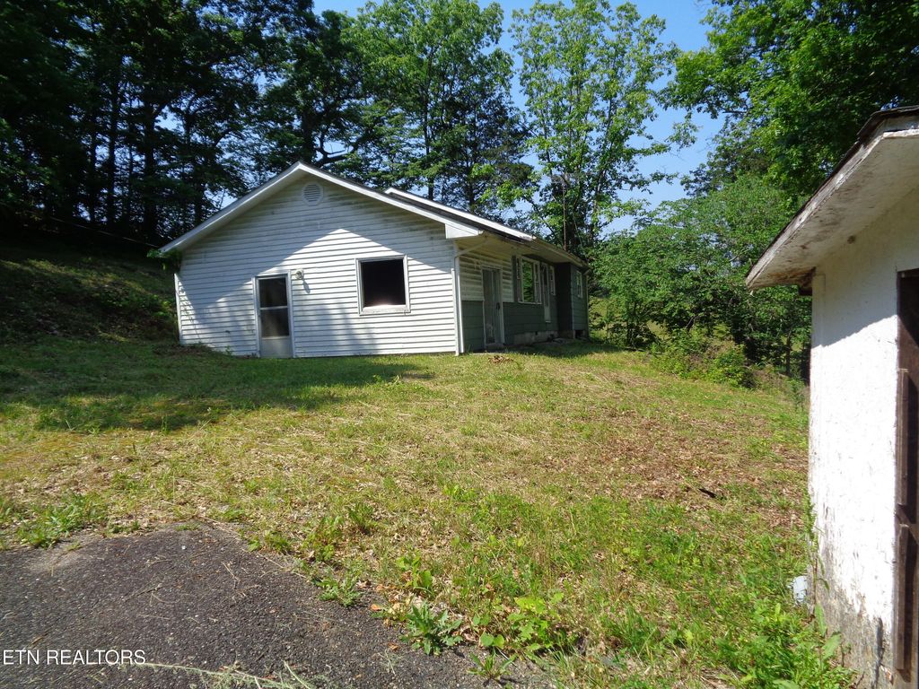 Photo of 848 THORN HILL HWY 131, Thorn Hill, TN 37881 (MLS # 1303306)