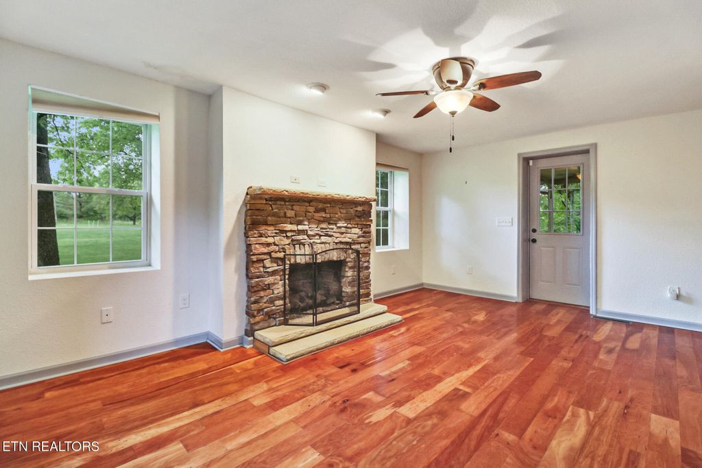Photo of 642 Pigeon Ridge Rd, Crossville, TN 38555 (MLS # 1305946)