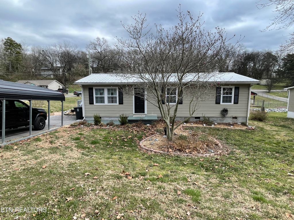 Photo of 613 Clark St, Athens, TN 37303 (MLS # 1331236)