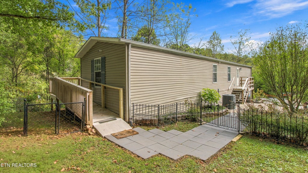 Photo of 365 Lariat Lane, Sevierville, TN 37862 (MLS # 1359046)