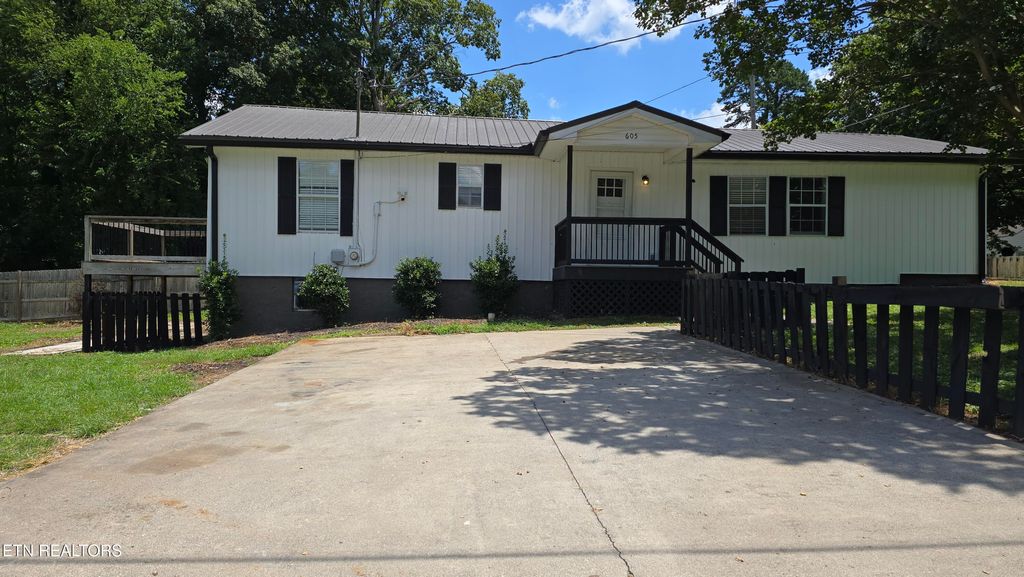 Photo of 605 Guille St, Athens, TN 37303 (MLS # 1312372)