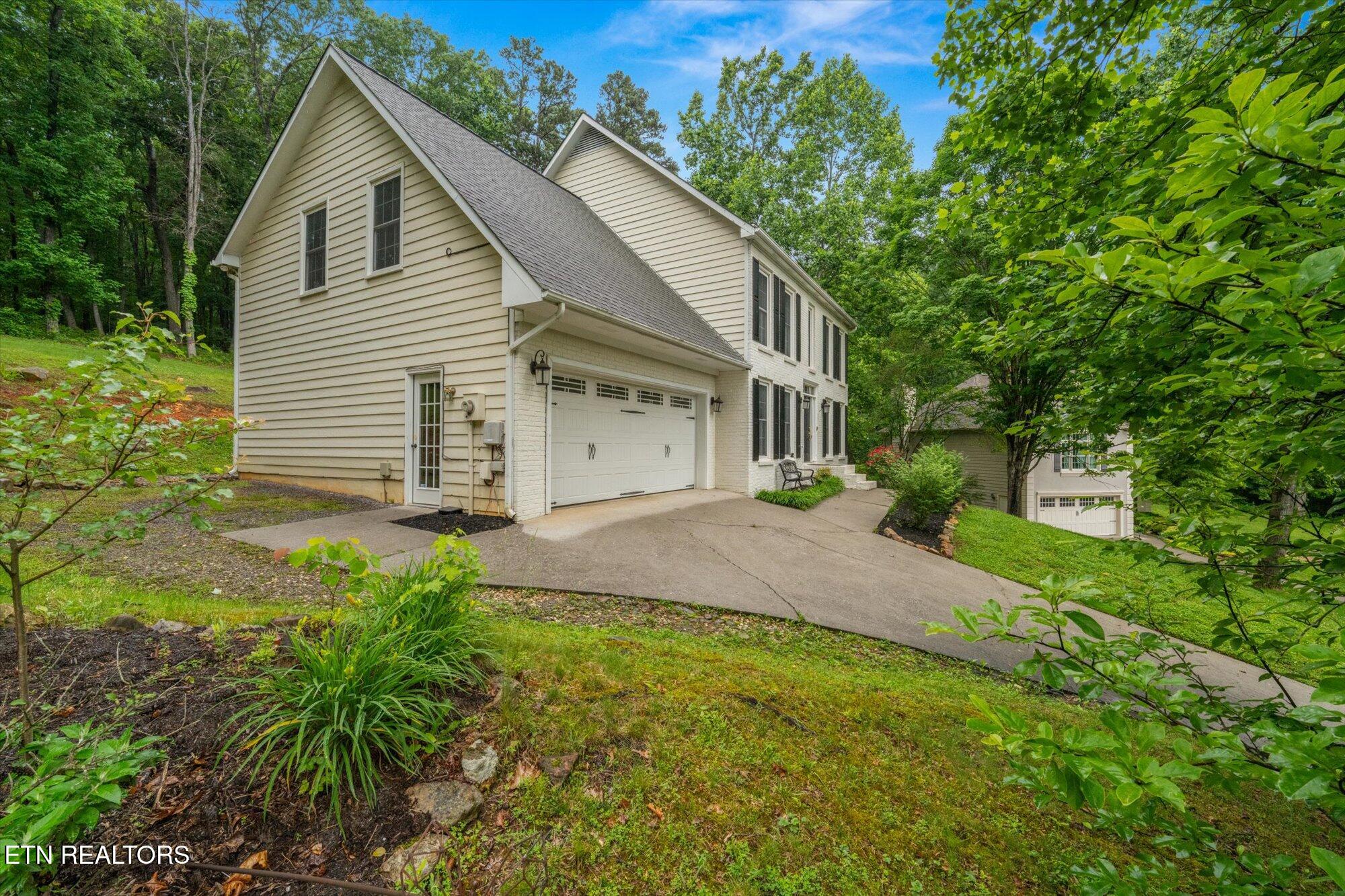 2819 Dee Peppers Drive