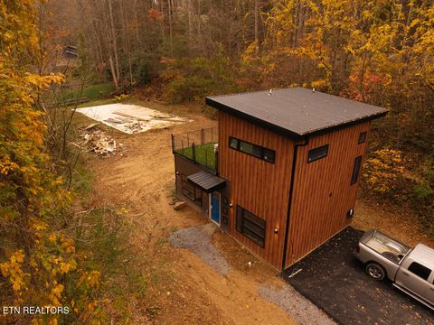 Photo of 348 King Rd, Gatlinburg, TN 37738 (MLS # 1323155)