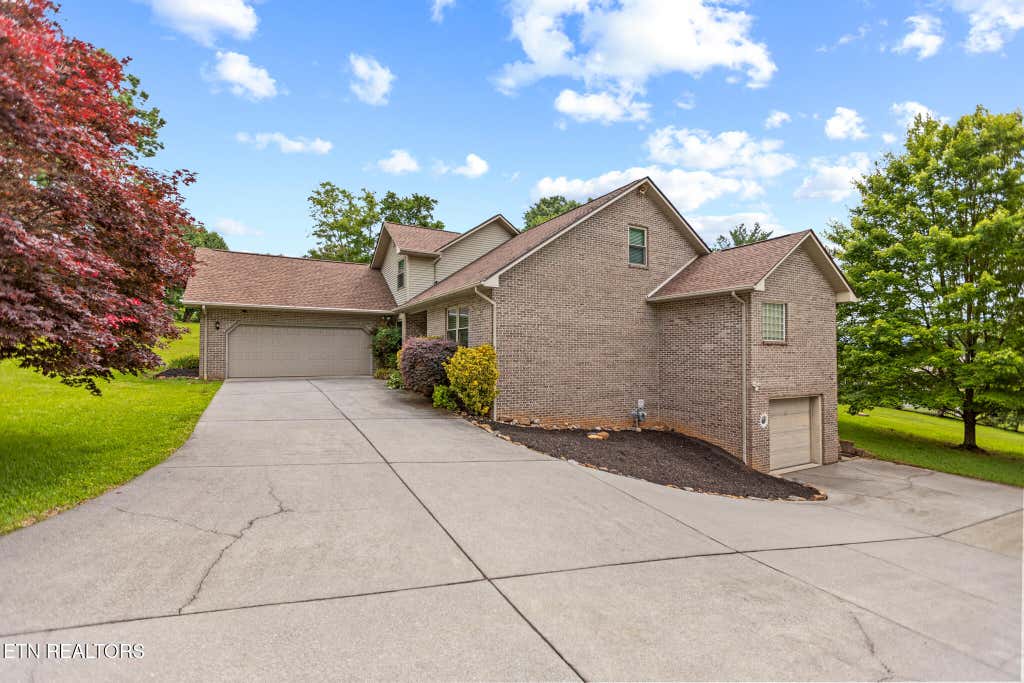 Photo of 1017 Peterson Lane, Maryville, TN 37803 (MLS # 1342336)
