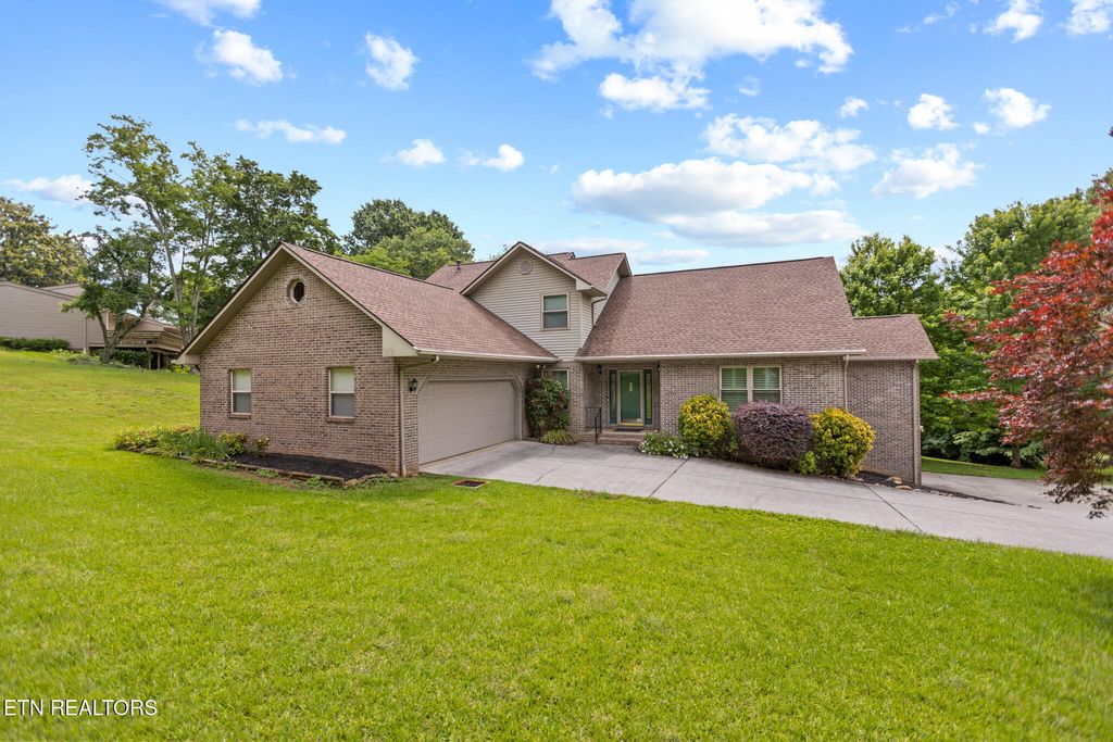 Photo of 1017 Peterson Lane, Maryville, TN 37803 (MLS # 1342336)