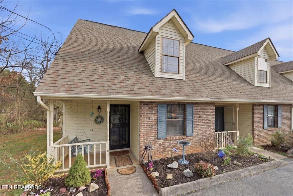 Photo of 1104 Andrewbrook Lane, Knoxville, TN 37923 (MLS # 1331593)