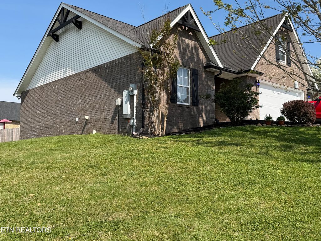Photo of 7715 Applecross Rd, Corryton, TN 37721 (MLS # 1336798)