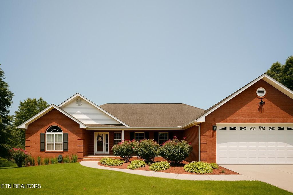 Photo of 201 Henley St, Tazewell, TN 37879 (MLS # 1303223)