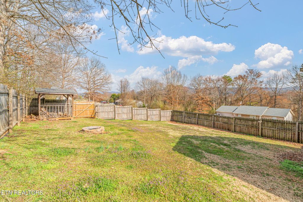 Photo of 437 Asher Way, Maryville, TN 37803 (MLS # 1331632)