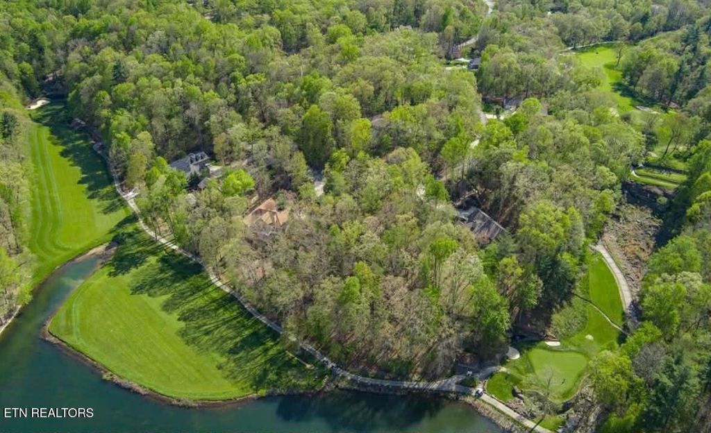 Photo of 25 Claremont Circle, Crossville, TN 38558 (MLS # 1329124)