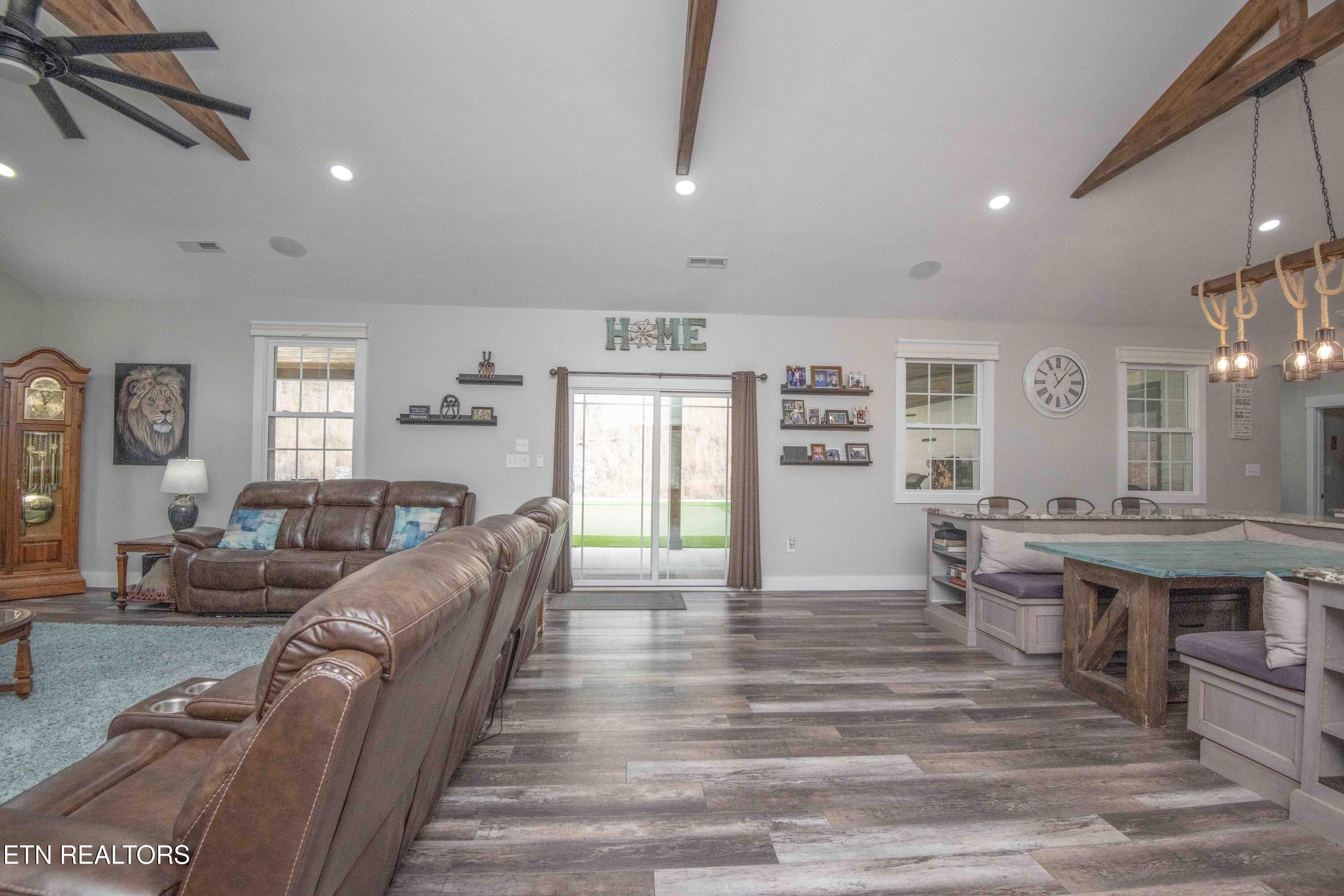 178 Emerald Pointe Circle